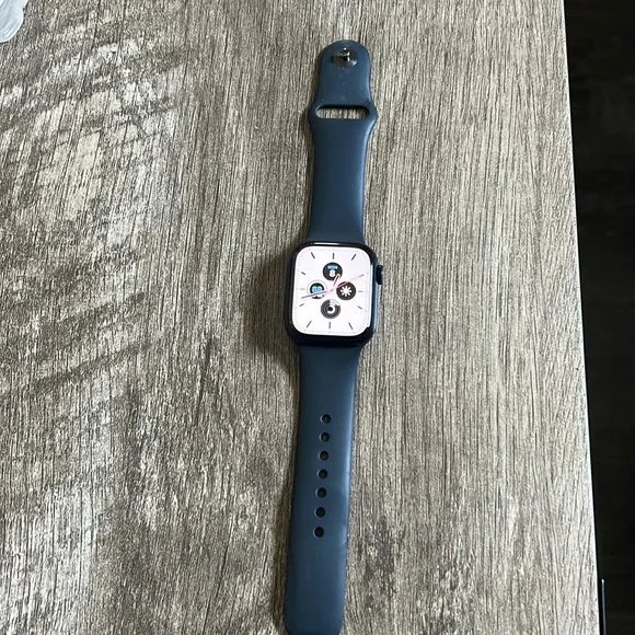 Apple | Wearables | Apple Watch Series 7 Used Only Few  display picture 3